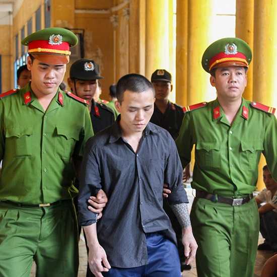 Tội ác của kẻ sát nhân mù chữ