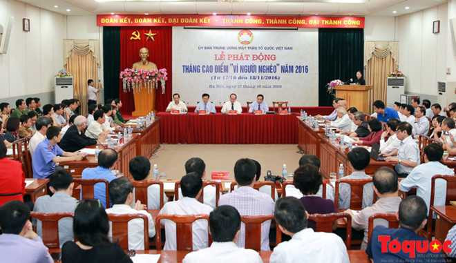 Hơn 348 tỷ đồng trong lễ phát động Vì người nghèo 2016 - ảnh 1