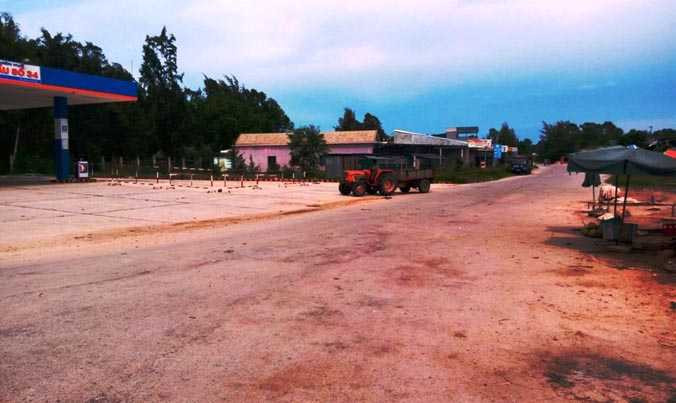 Nam thanh niên nhập viện cấp cứu sau xô xát với công an xã ảnh 1