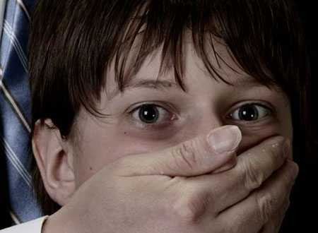 ga trai bat coc con cua tinh nhan de tong tien hinh anh 1