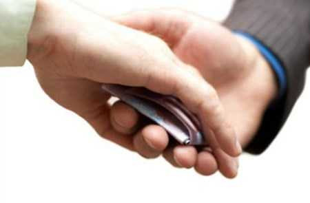 Trong thời gian làm trưởng phòng Tuệ đã làm thất thoát hàng tỷ đồng nhà nước để chiếm đoạt tài sản của các chủ công trình