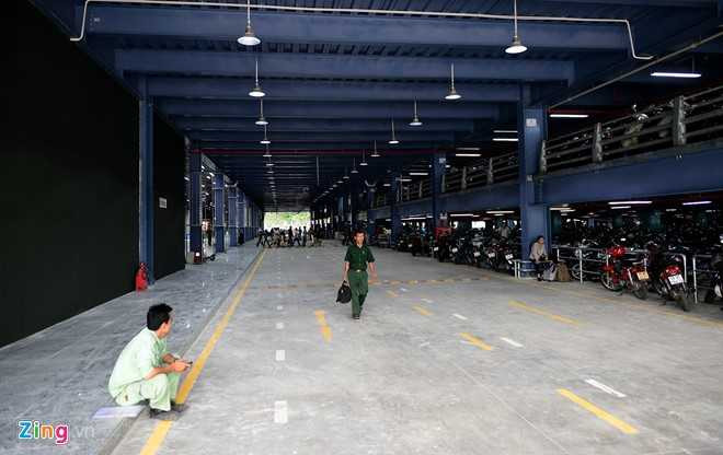 Nha de xe '5 sao' tai Tan Son Nhat hinh anh 16