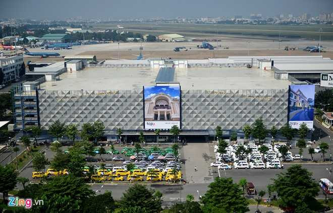 Nha de xe '5 sao' tai Tan Son Nhat hinh anh 1