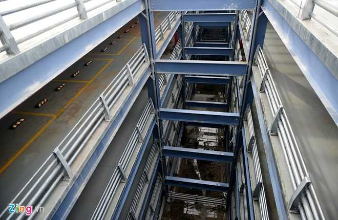 Nha de xe '5 sao' tai Tan Son Nhat hinh anh 2