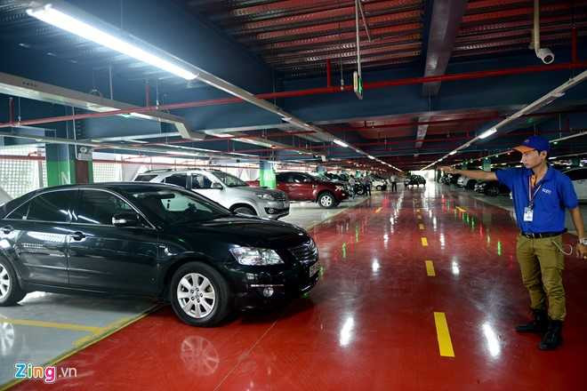 Nha de xe '5 sao' tai Tan Son Nhat hinh anh 4