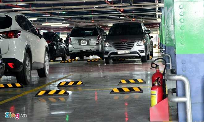 Nha de xe '5 sao' tai Tan Son Nhat hinh anh 5