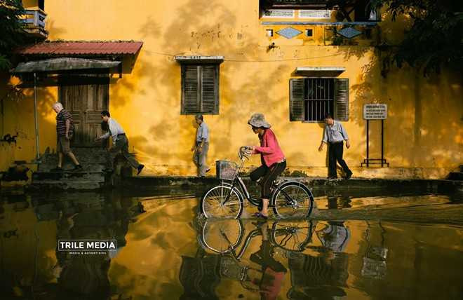 Ghe thuyen vao pho co Hoi An ngay ngap nuoc hinh anh 5