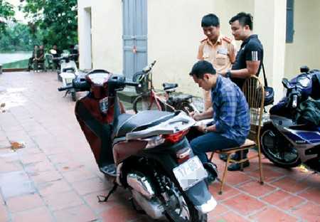 Vu nan nhan di SH tu vong o quoc lo co dau vet kho ly giai hinh anh 2