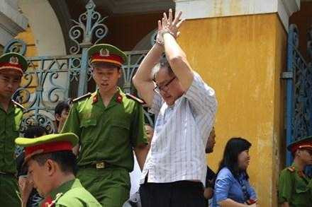 Y kien cua cac Dai bieu Quoc hoi va dai an VNCB