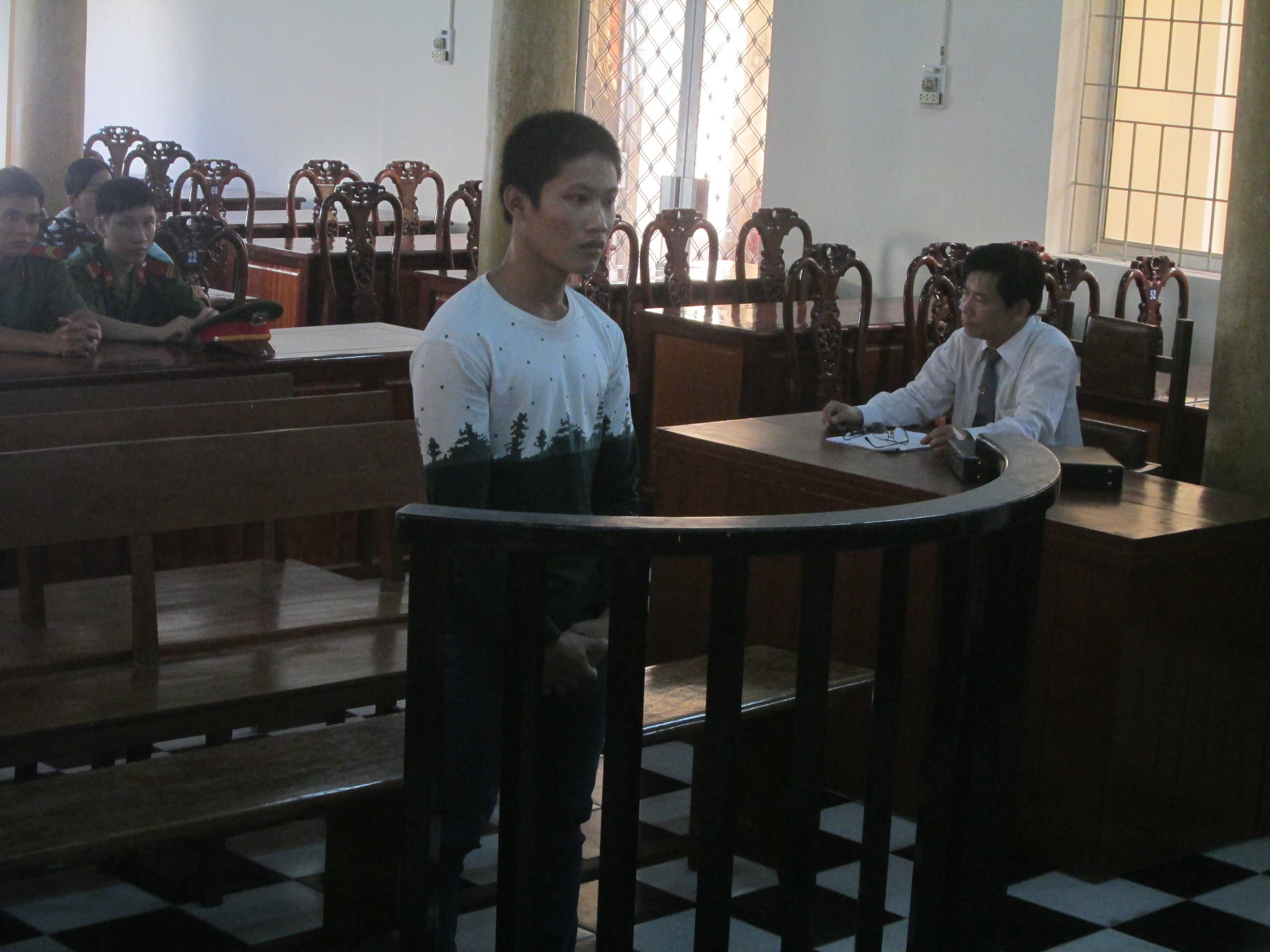 Bị cáo Nguyễn Văn Chung bị tuyên án 6 năm tù về tội hiếp dâm trẻ em /// Ảnh: Thanh Dũng