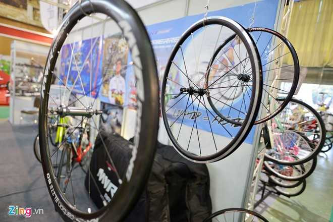 Xe dap gan nua ty tai trien lam xe hai banh hinh anh 19