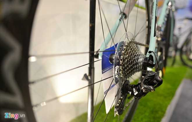 Xe dap gan nua ty tai trien lam xe hai banh hinh anh 4