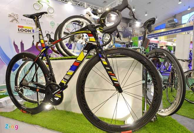 Xe dap gan nua ty tai trien lam xe hai banh hinh anh 5