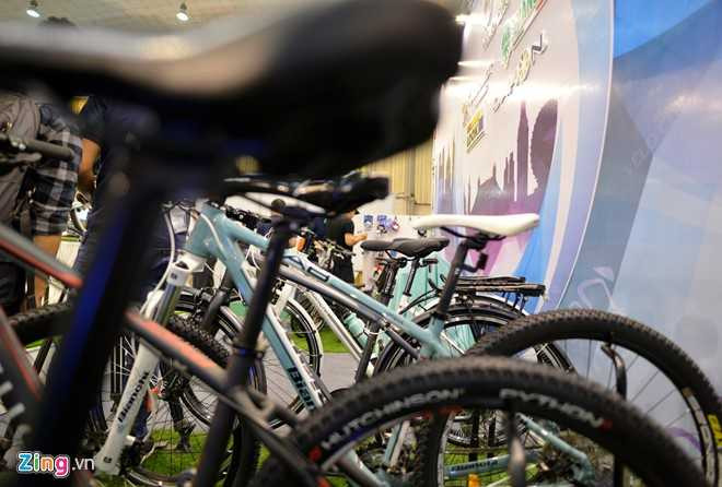 Xe dap gan nua ty tai trien lam xe hai banh hinh anh 6