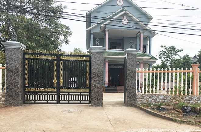 Ke giet vo con can bo huyen thuc nghiem hien truong hinh anh 2