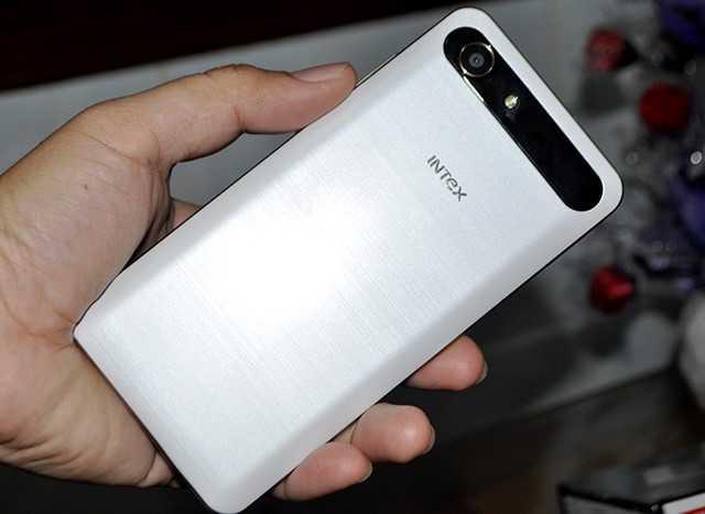 Intex Aqua View: Smartphone An Do gia re co cam bien van tay hinh anh 5