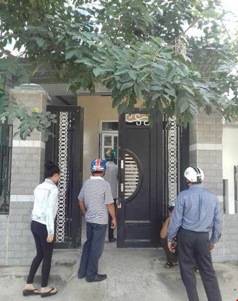 Trộm tỉnh bơ khiêng két tiền vàng như chốn không người - ảnh 2