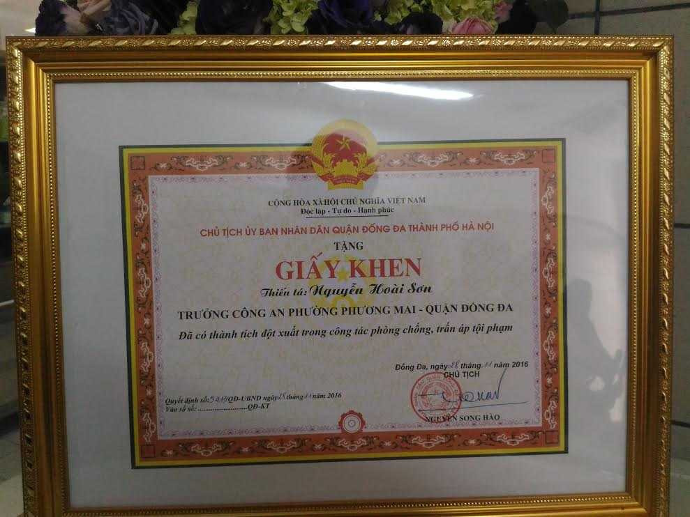 truong ca phuong bi dam trong thuong kẻ chuyẹn giai cuu con tin hinh anh 2