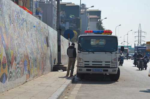 dan vo tu “te bay” tren duong pho ha noi hinh anh 6