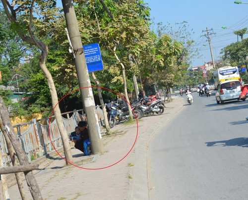 dan vo tu “te bay” tren duong pho ha noi hinh anh 5