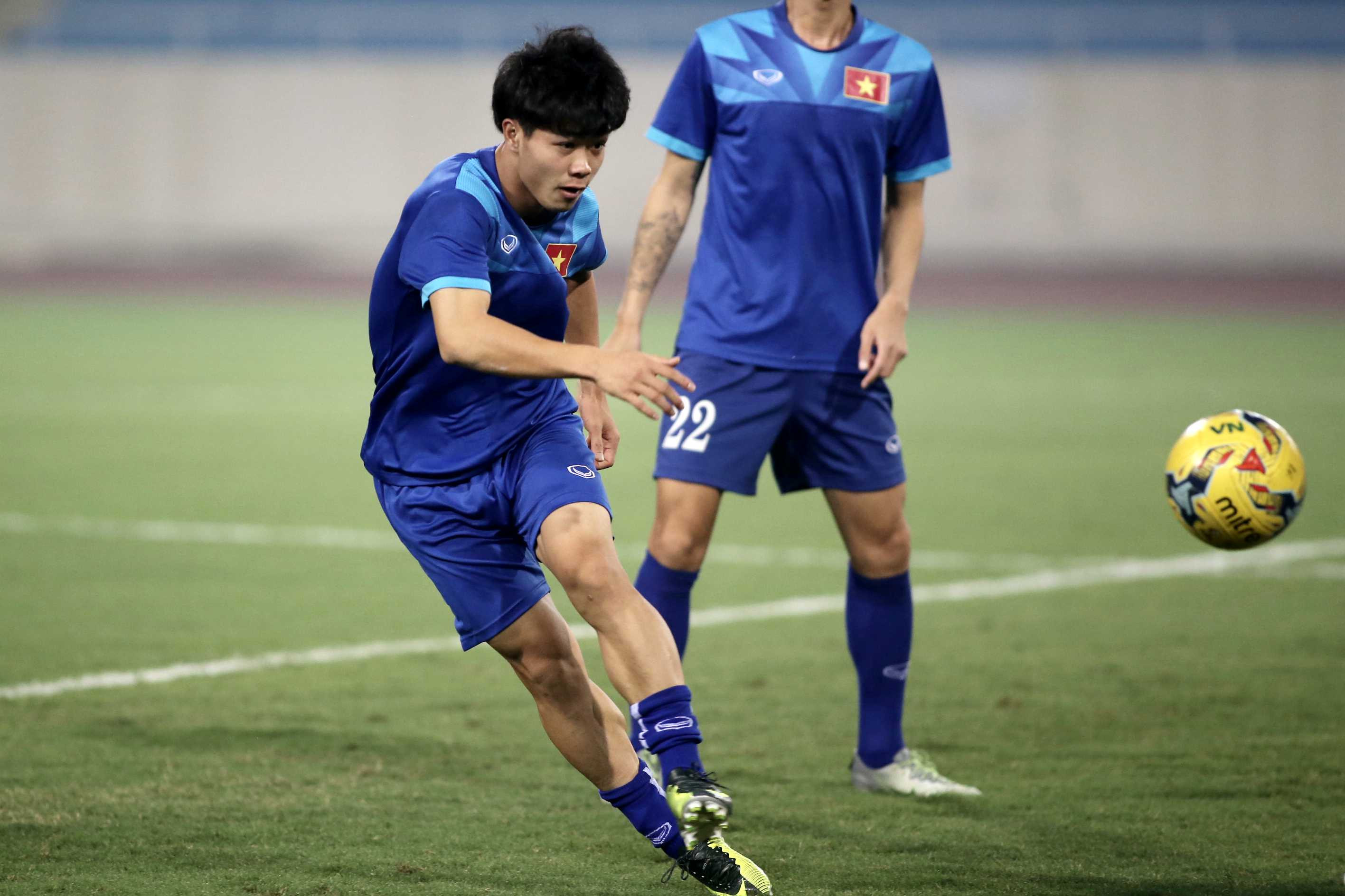 Bộ trưởng Nguyễn Ngọc Thiện thăm đội tuyển Việt Nam - ảnh 3