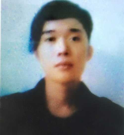 Truy nã kẻ ép người khác tự chặt ngón tay và dùng súng bắn công an