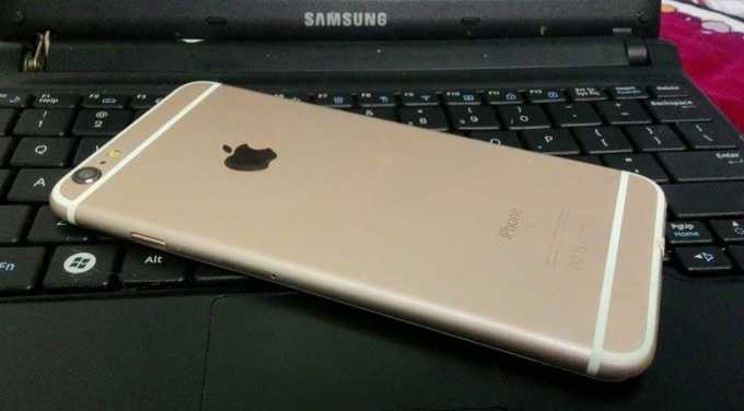 Lợi dụng lúc chủ nhân chiếc điện thoại đã ngủ, Nghị đã lấy chiếc iPhone 7 của nạn nhân đưa đi tiêu thụ. (Ảnh minh họa).