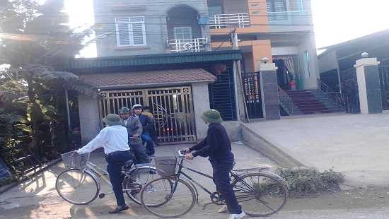 Phú Thọ: Phát hiện thi thể người đàn ông biến dạng dưới chân cầu thang