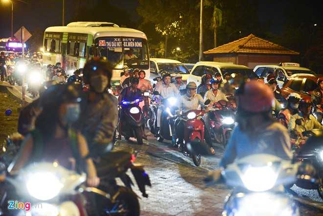 Sai Gon lai ket xe den na tho ngay can Tet hinh anh 10