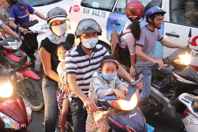 Sai Gon lai ket xe den na tho ngay can Tet hinh anh 12
