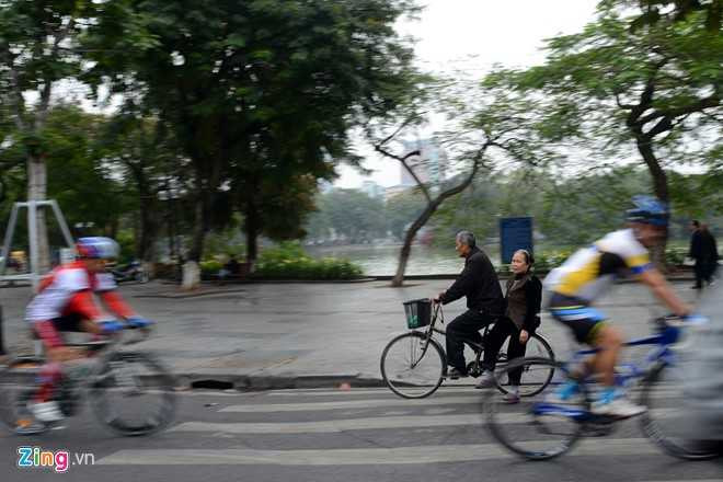 Ha Noi vang lang sang mung 1 Tet hinh anh 10