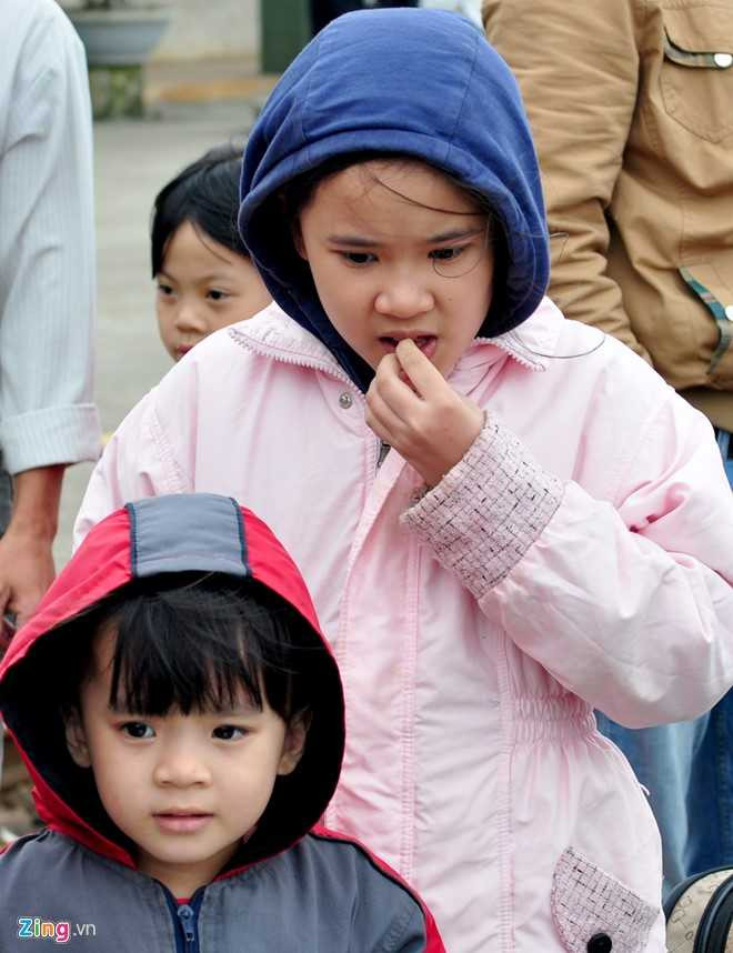 Phut chia ly xuc dong o ga tau sau Tet hinh anh 3