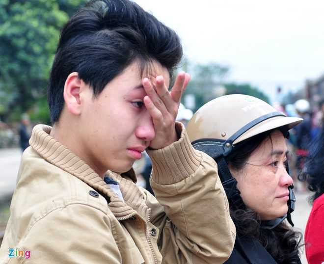 Phut chia ly xuc dong o ga tau sau Tet hinh anh 6