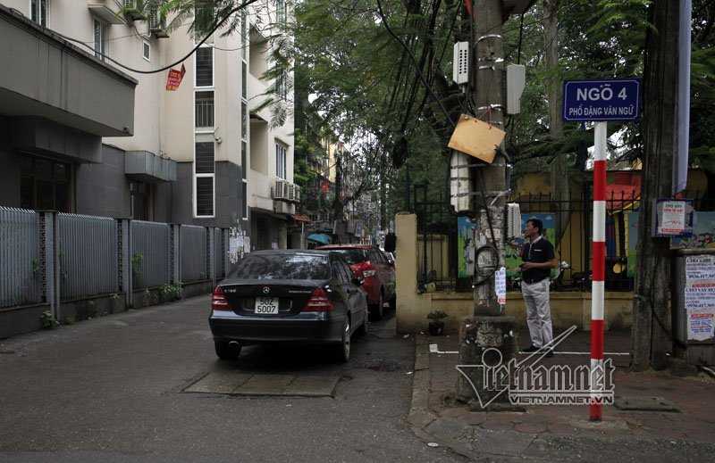 vỉa hè, giành vỉa hè, dọn vỉa hè, ô tô đỗ vỉa hè, vườn hoa, Hà Nội