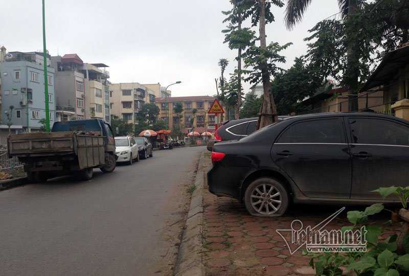 vỉa hè, giành vỉa hè, dọn vỉa hè, ô tô đỗ vỉa hè, vườn hoa, Hà Nội