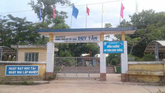 Ông Nhuận là phó hiệu trưởng Trường THPT Duy Tân