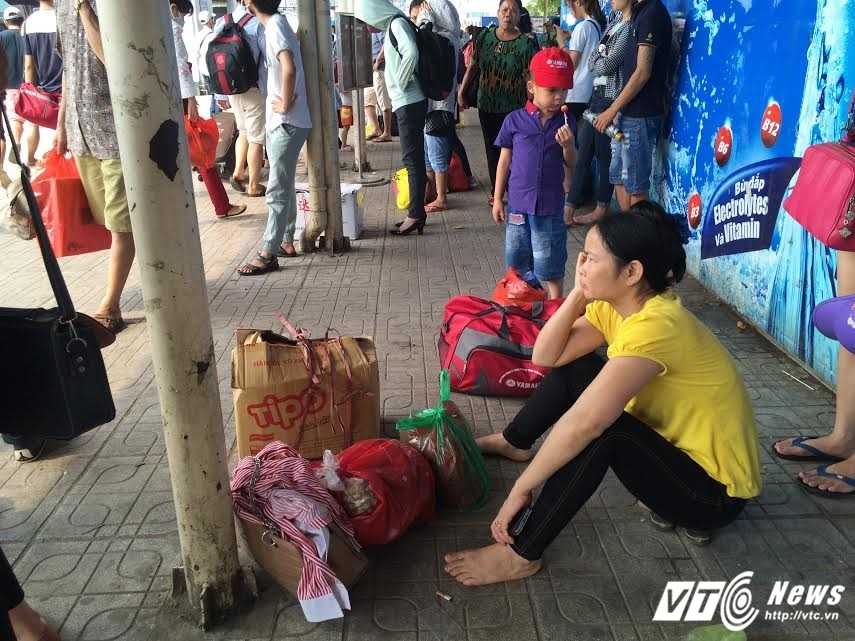 nguoi-dan-met-moi-1-1900