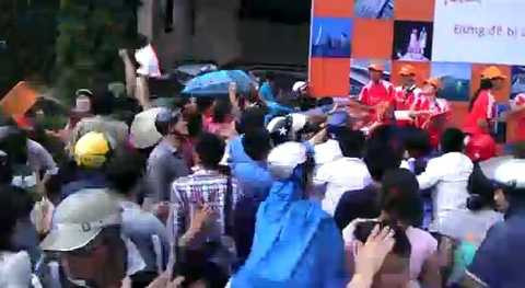 22140135-20130913095352-mua2