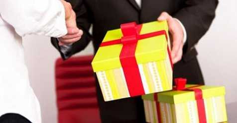 som-xu-ly-viec-tang--nhan-qua-khong-dung-quy-dinh-dip-tet-nguyen-dan-102411