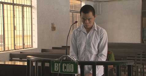 di-vao-nha-trom-nam-thanh-nien-hiep-luon-con-gai-chu-nha-141806