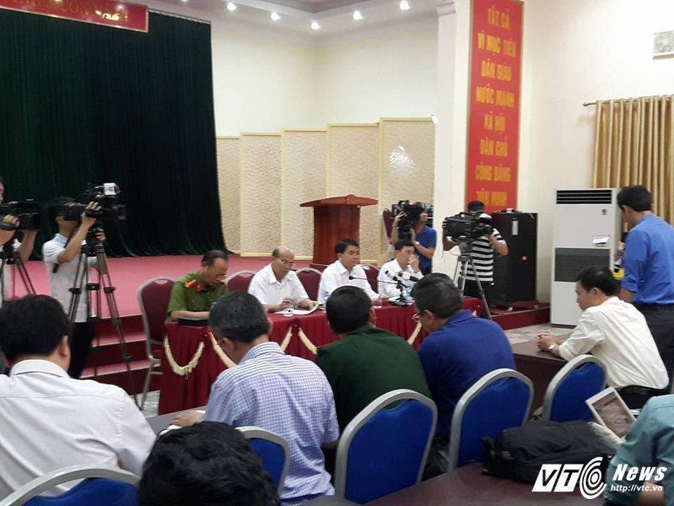 Hinh anh Ong Nguyen Duc Chung: 'De nghi nguoi dan som tha nguoi va thao do chuong ngai vat' 3