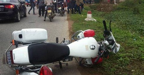 Hinh anh Tai nan nghiem trong, mot CSGT bi nguy kich