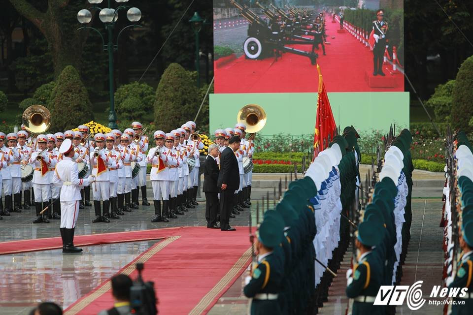 23515855_310570429421841_1920821654_n 11