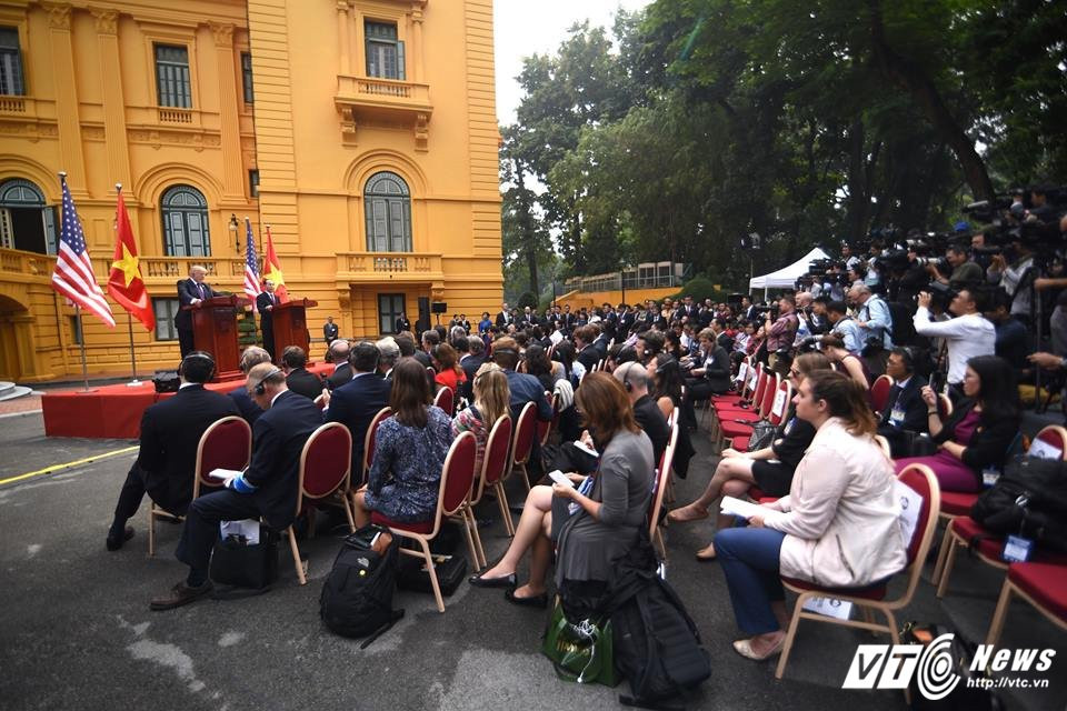 23573997_10210211776431191_738979561_n 10