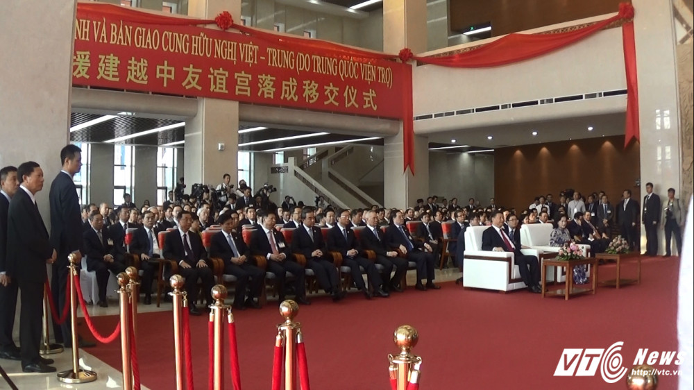 23584090_1180680522035142_1589146609_o 4