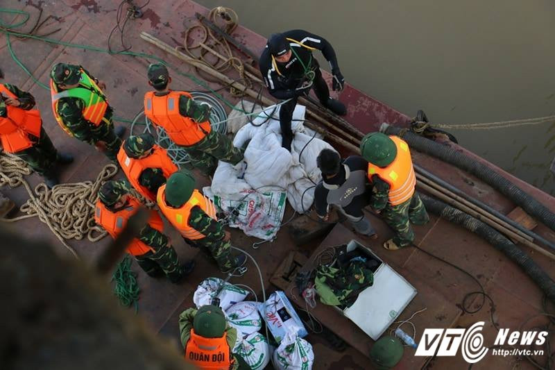 24171615_1381677018621244_669101223_n 11