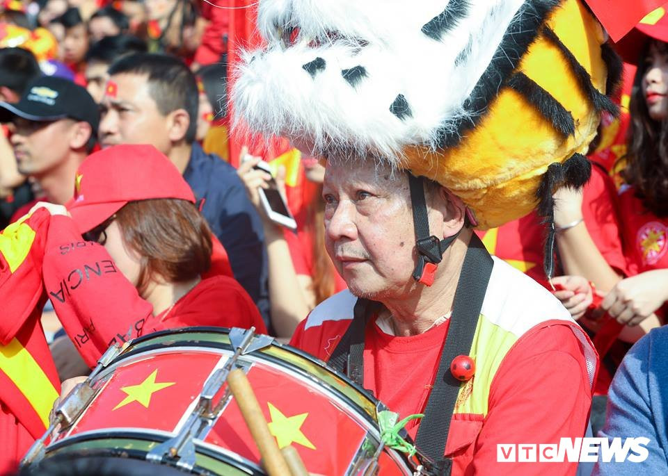 27152606_338349073310643_1253205553_n 11