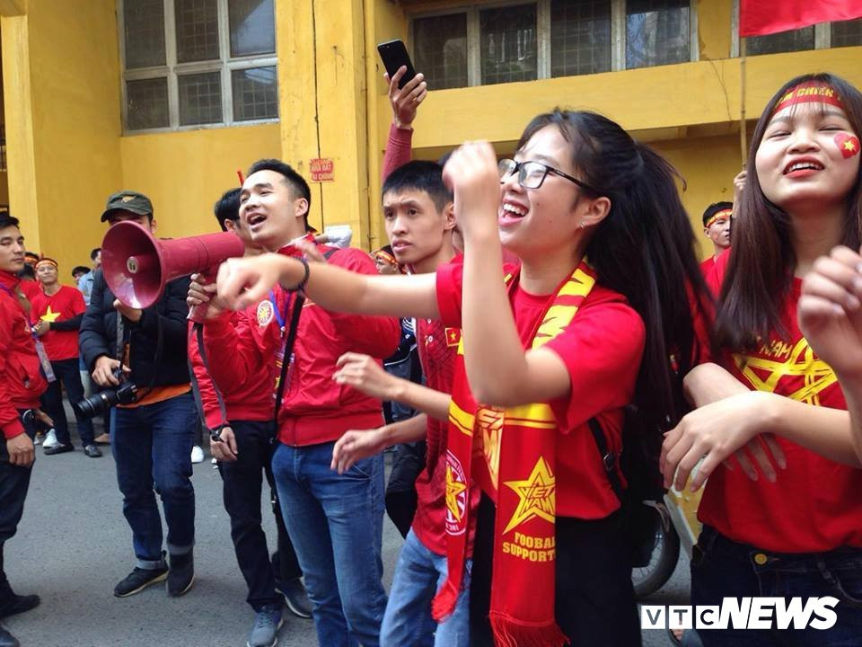 27292877_1702514783145354_41731701_n 4