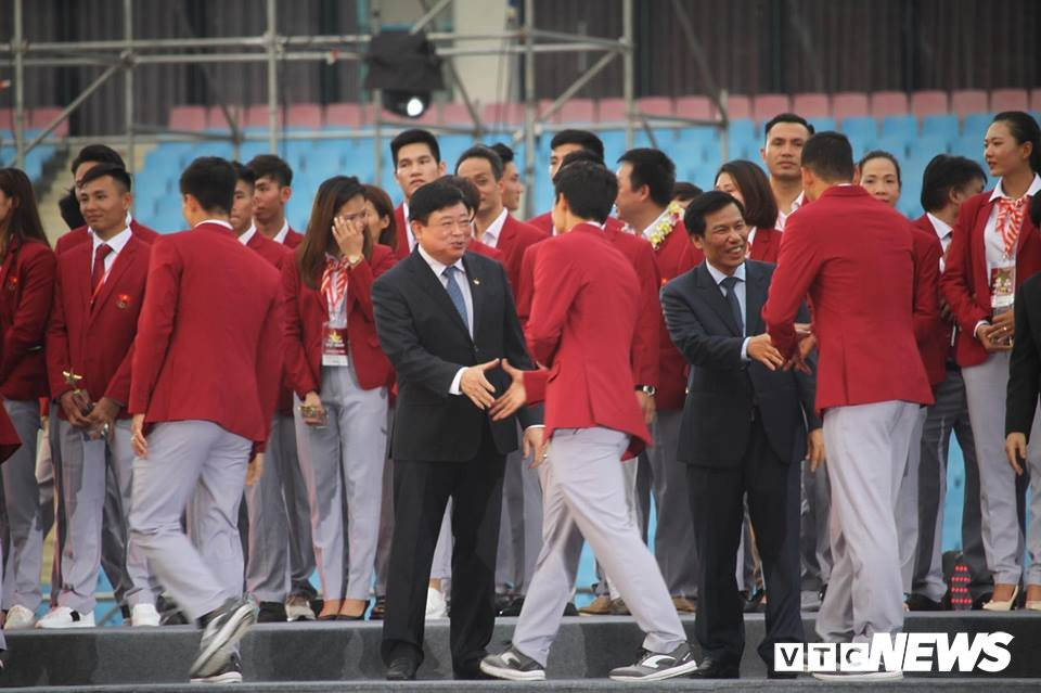 40531798_262358727726149_2193935802365378560_n 52