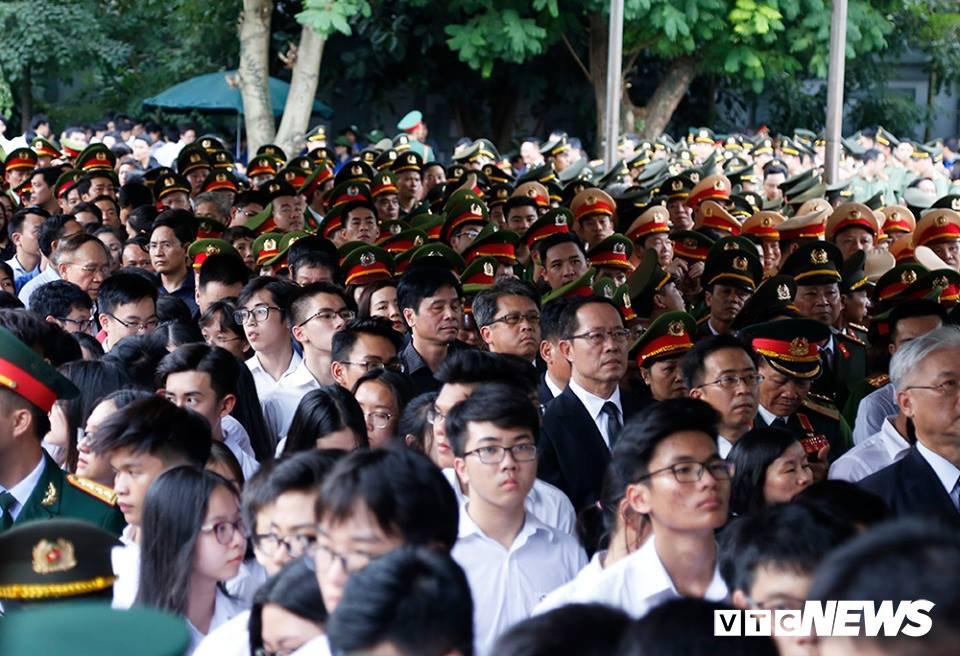 42576566_381699339032770_5889426002869747712_n 10